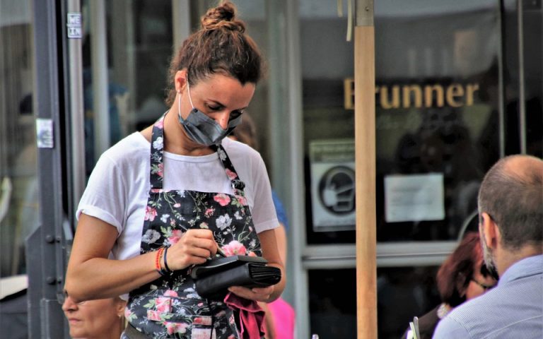 La Consejería de Sanidad crea una mesa de trabajo junto a las federaciones hosteleras