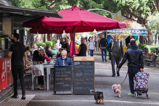 La hostelería de Tenerife pedirá la suspensión cautelar del cierre interior