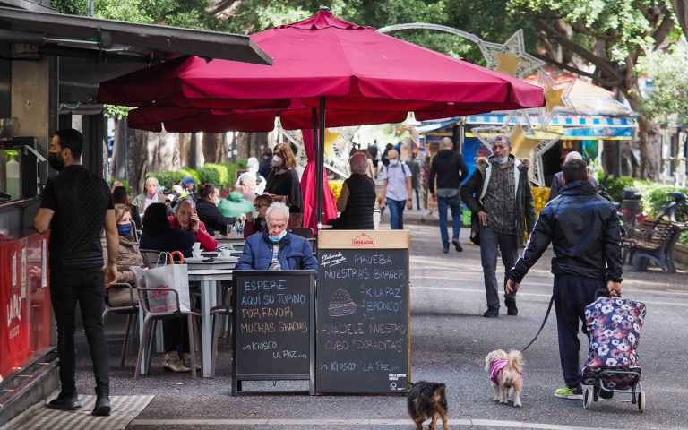 La hostelería de Tenerife pedirá la suspensión cautelar del cierre interior